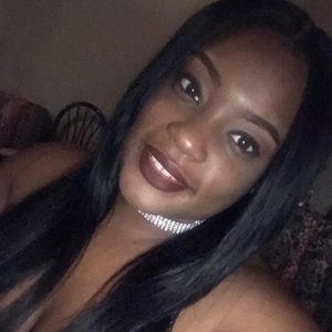 Meet your Posher, Yvette